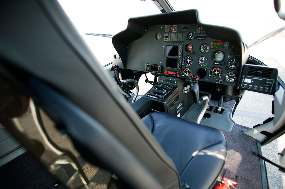 Аренда вертолета Eurocopter AS355 Ecureuil II в Казахстане - цены ...